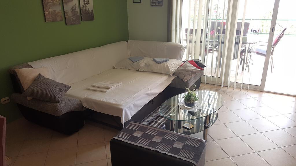 Apartment Pero Podgora